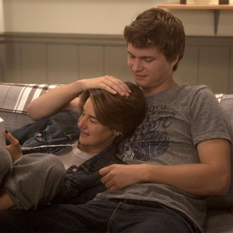 Hazel (Shailene Woodley) and Gus (Ansel Elgort) are two extraordinary teenagers who share an acerbic wit, a disdain for the conventional, and a love that takes them on an unforgettable journey.