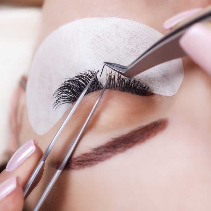 eyelash-extensions-how-long-do-eyelash-extensions-last