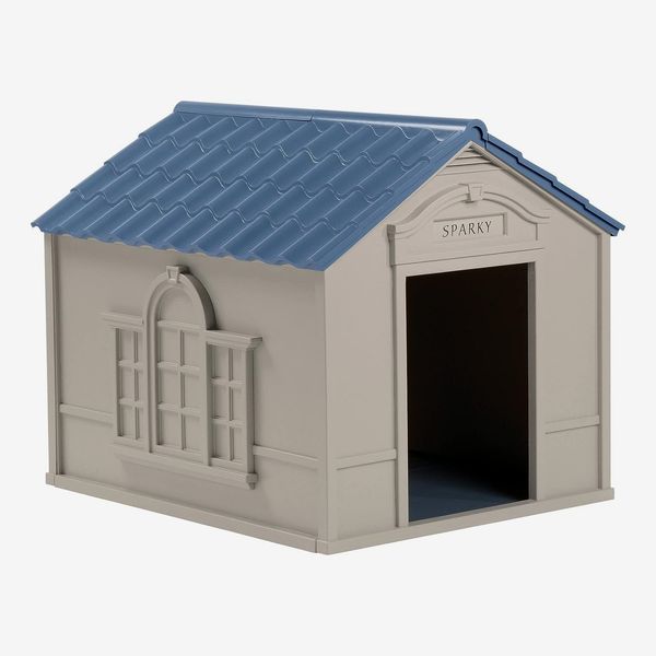 Suncast Outdoor Doghouse With Door