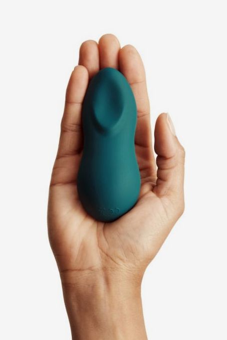 Stuffing my teen twat with a vibrating sex toy