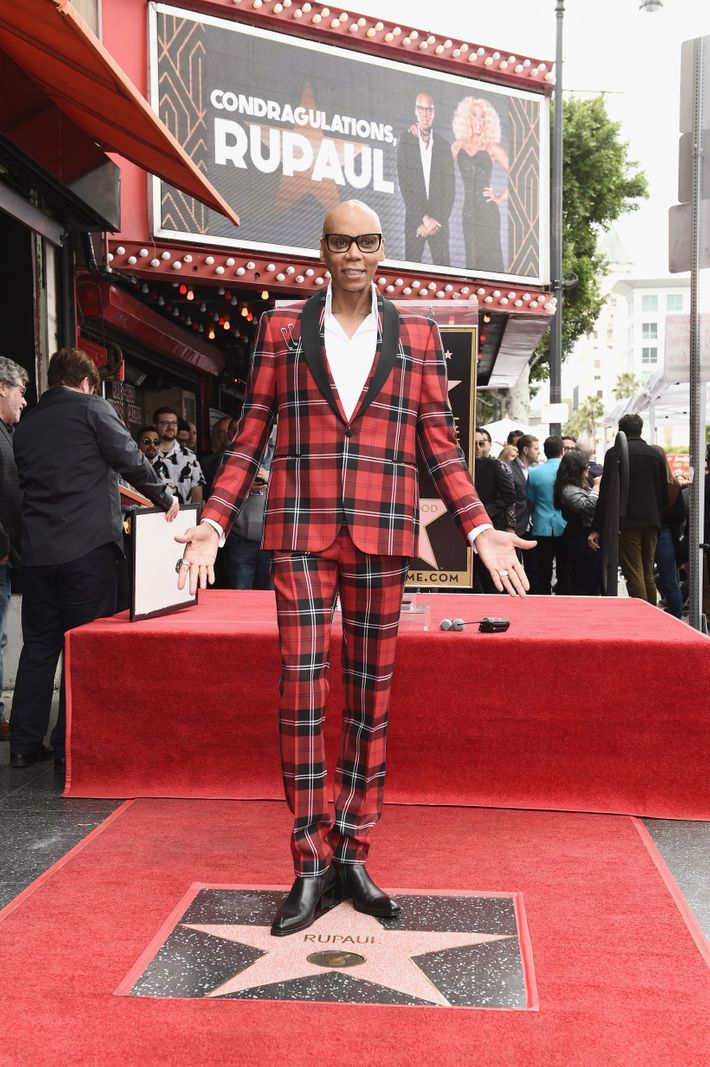 10 Times Celebrities Wore Tartan