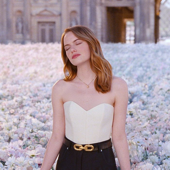 Emma Stone Stars In Louis Vuitton S Slo Mo Fragrance Film