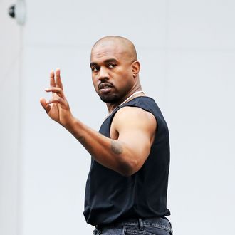 kanye west haircut 2022