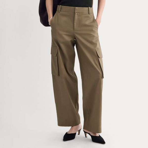 Everlane Wide-Leg Cargo Trouser in Buttersmooth