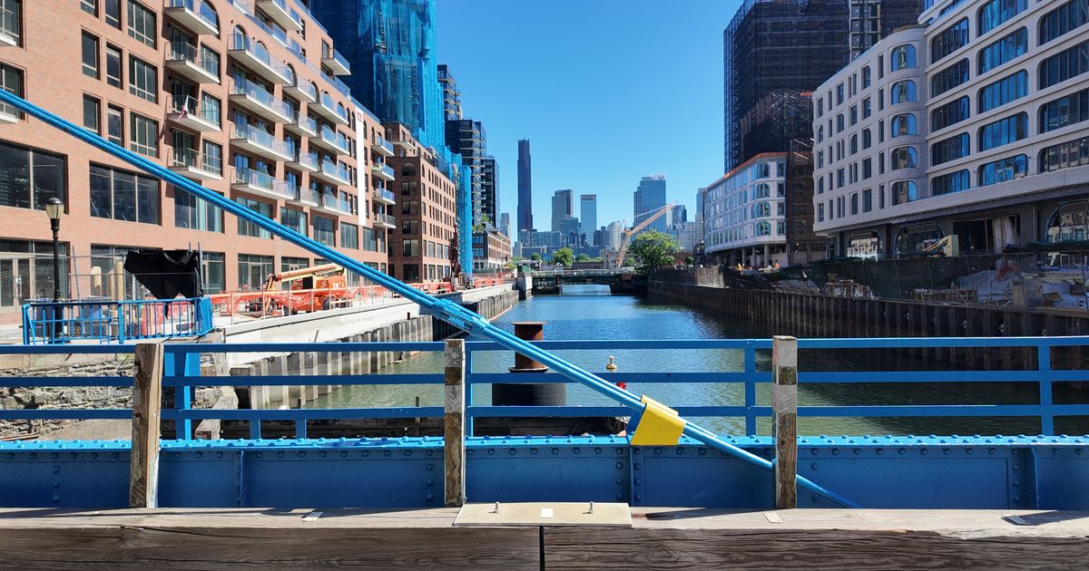 The Carroll Street Bridge Is on the Move Again