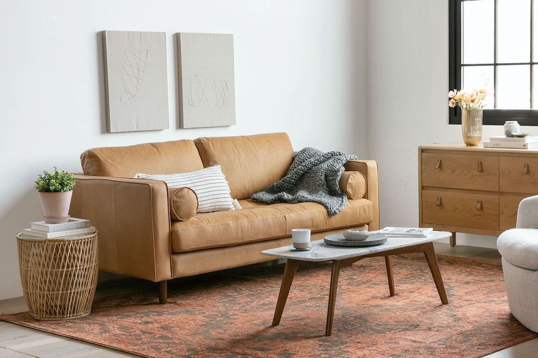 10 Ways to Fill Space Over Your Sofa