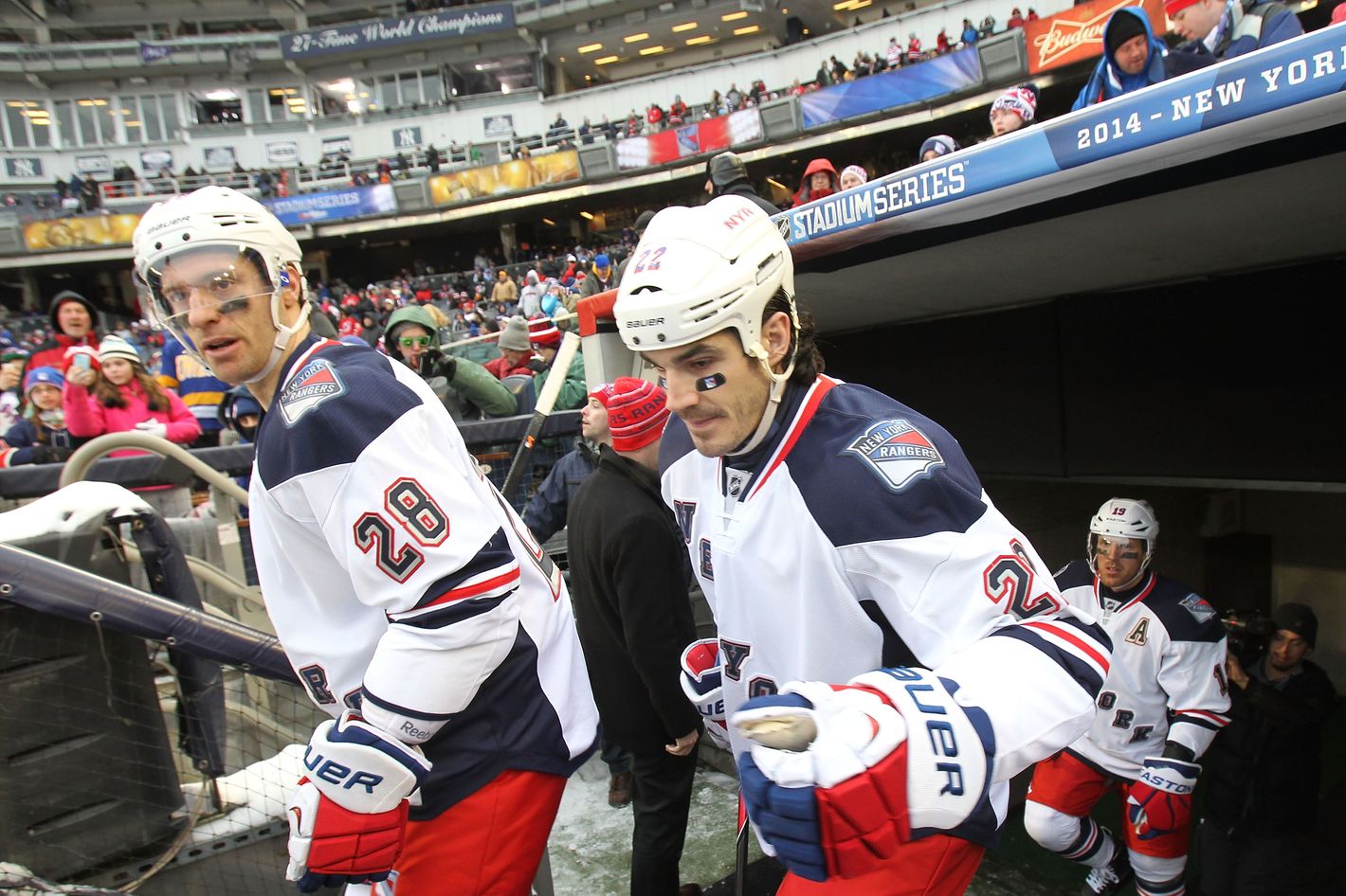 Photos Yankee Stadium Hosts Its First Hockey Game
