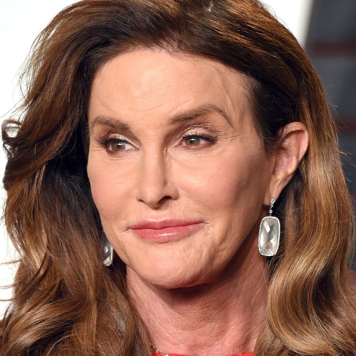 Caitlyn Jenner Posts Photo In Support of Kim Kardashian