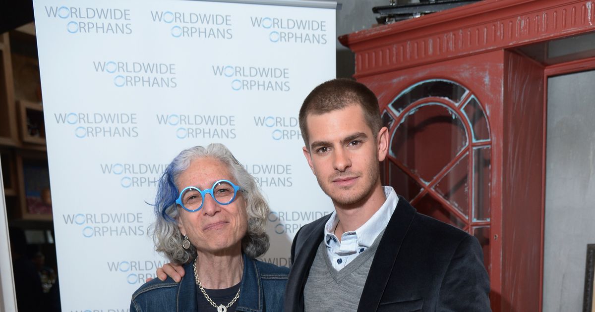 Andrew Garfield sums up the grief of losing his mom in a simple and  captivating way - Upworthy