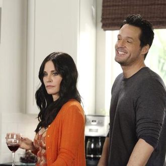 COUGAR TOWN - 