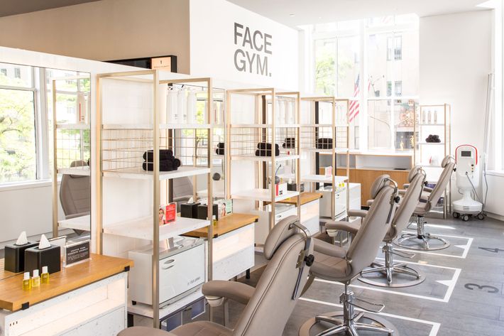 The Fashionable Esq: Beauty File: La Mer Facial, Saks Fifth Avenue